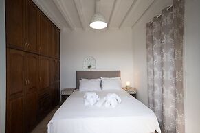 Gorgeous Rustic Cave wDreamy Shared Pool