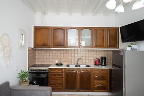 Gorgeous Rustic Cave wDreamy Shared Pool