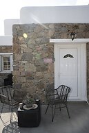 Ginger Gold Apt Getaway with Shared Pool