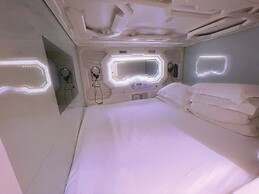 Zhuhai Dreamers Capsule Hotel