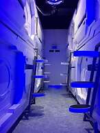 Zhuhai Dreamers Capsule Hotel
