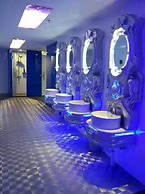 Zhuhai Dreamers Capsule Hotel