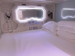 Zhuhai Dreamers Capsule Hotel