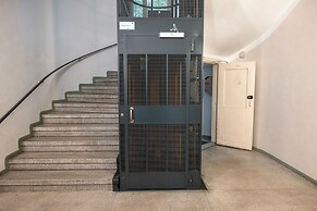 2ndhomes Bright & Compact Studio Apt