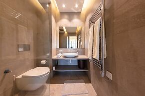 Lux Suites Le marc Luxury Apartments