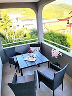 Apartment Vesna near beach with balcony