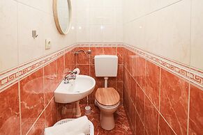 Apartment Vesna near beach with balcony