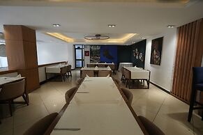 Mazeki Addis Boutique Hotel