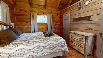 Pop's Perch 2 Bedroom Cabin by RedAwning