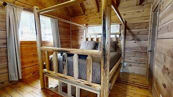 Evie's Mountain Castle 2 Bedroom Cabin by RedAwning