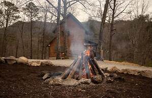 Evie's Mountain Castle 2 Bedroom Cabin by RedAwning