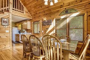 Enchanted View Lodge 3 Bedroom Cabin by RedAwning