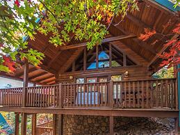 Enchanted View Lodge 3 Bedroom Cabin by RedAwning
