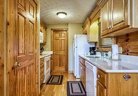 Enchanted View Lodge 3 Bedroom Cabin by RedAwning