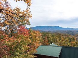 Enchanted View Lodge 3 Bedroom Cabin by RedAwning