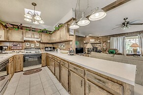 Ruidoso Cabin ~ 2 Mi to Alto Lake!