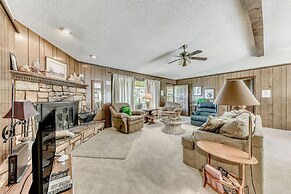 Ruidoso Cabin ~ 2 Mi to Alto Lake!