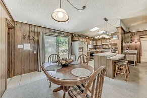 Ruidoso Cabin ~ 2 Mi to Alto Lake!