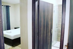 Lux Suites Silverstone  Apartments