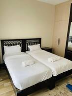 Lux Suites Silverstone  Apartments