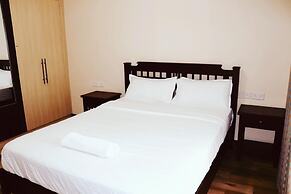 Lux Suites Silverstone  Apartments