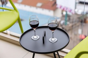 Lux Suites Silverstone  Apartments