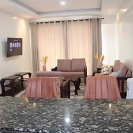 Lux Suites Silverstone  Apartments