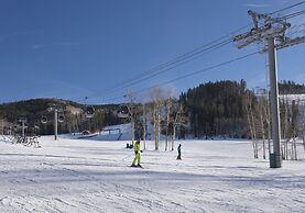 Mccoy Peak Lodge #107 1 Bedroom Condo by RedAwning