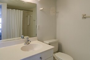 Sandy Shores Condo Across From Johns Pass!