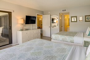 Sandy Shores Condo Across From Johns Pass!