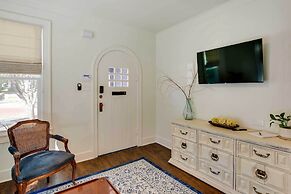 Walkable Tyler House w/ Deck: 1/2 Mi to Downtown!