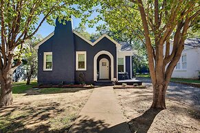 Walkable Tyler House w/ Deck: 1/2 Mi to Downtown!