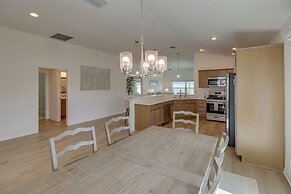 Community Pool & Tennis Court: Gem in The Villages