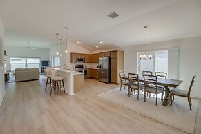 Community Pool & Tennis Court: Gem in The Villages