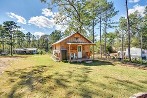 Quaint Abbeville Cabin Studio w/ Gas Grill!