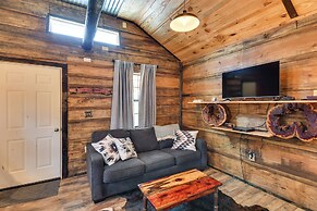 Quaint Abbeville Cabin Studio w/ Gas Grill!