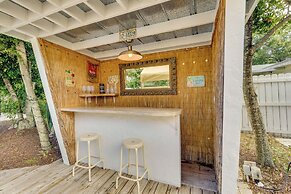 Mount Dora Home: Private Pool, Spa & Tropical Bar!