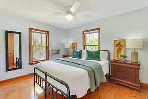 Mount Dora Home: Private Pool, Spa & Tropical Bar!