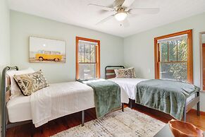 Mount Dora Home: Private Pool, Spa & Tropical Bar!