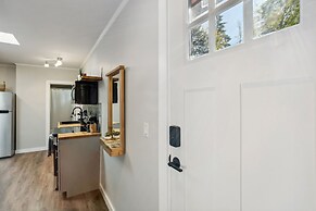 Pet-friendly Kent Vacation Rental, Walk to Lake!