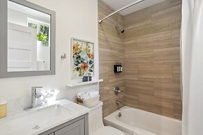 Pet-friendly Kent Vacation Rental, Walk to Lake!