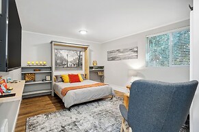 Pet-friendly Kent Vacation Rental, Walk to Lake!