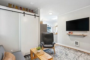 Pet-friendly Kent Vacation Rental, Walk to Lake!