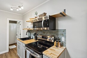 Pet-friendly Kent Vacation Rental, Walk to Lake!