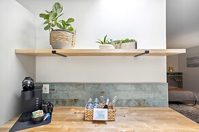 Pet-friendly Kent Vacation Rental, Walk to Lake!