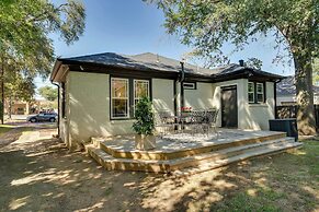 Modern 'tyler Tudor' Home w/ Reading Room & Deck!