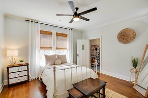 Walk to Dtwn: 'tyler Tudor' w/ Backyard