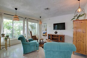 Walk to Ocean: Chic Deerfield Beach Cottage!