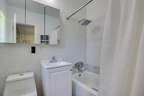 Walk to Ocean: Chic Deerfield Beach Cottage!