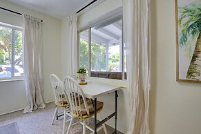 Walk to Ocean: Chic Deerfield Beach Cottage!